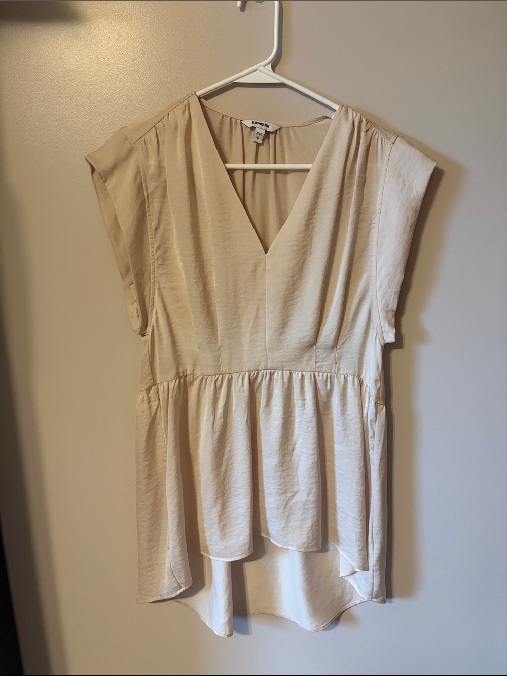 Express Cream V-Neck Peplum Tunic Top